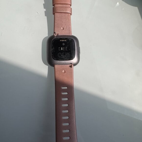 Fitbit Versa 2 Smartwatch – Rose Gold + Extra Bands & Charger - Picture 3 of 3